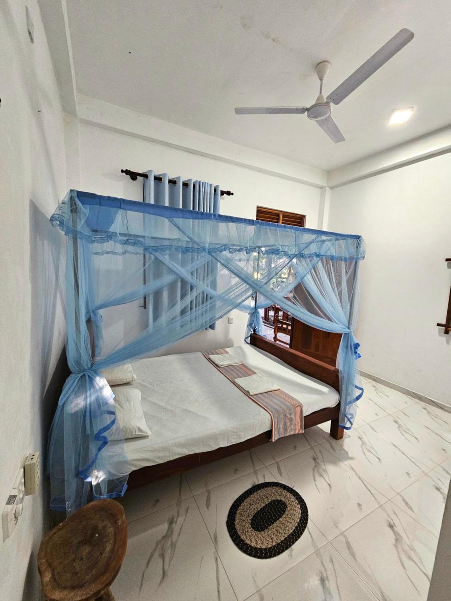 Hotel Tissamaharama Esterno foto